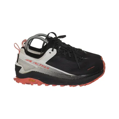 Running shoes (Lone Peak) from Altra