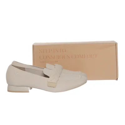 Loafers (Beige) from Vivaia