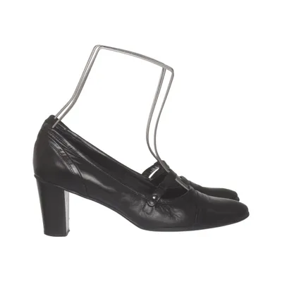 Pumps (Black) from Nilson
