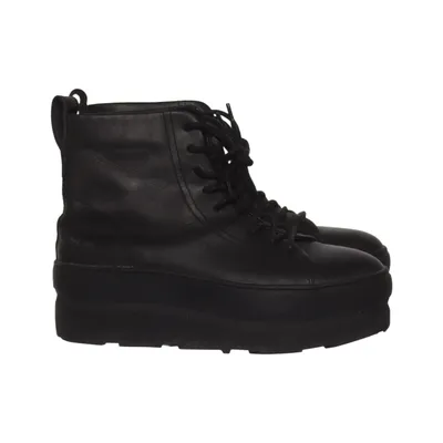 Laced boots (Black) from Gram Leather
