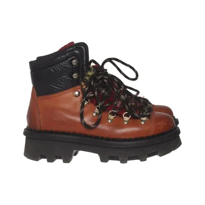 Bottes à lacets (Marron, Noir, Rouge) de Barracuda