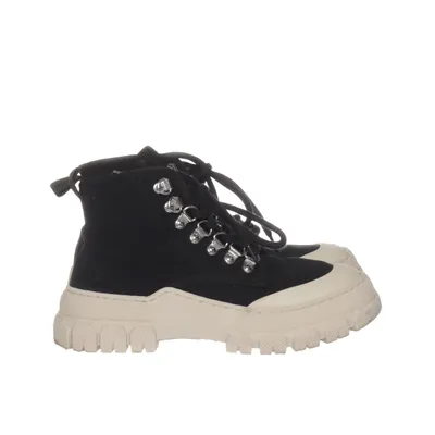 Kängor (Svart, Beige) från Garment Project