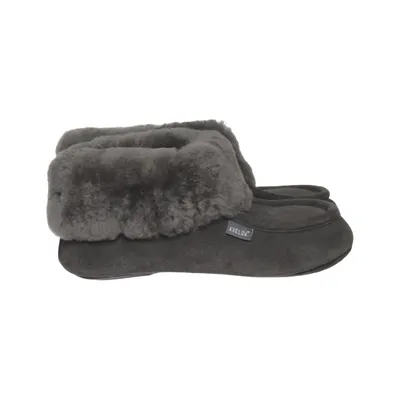 Slippers (Gray) from Axelda