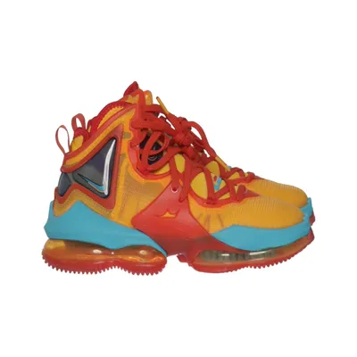 Chaussures de basketball (Lebron 19) de Nike