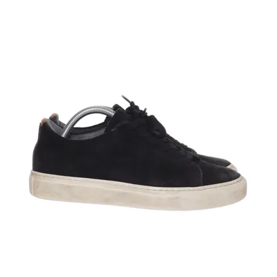 Sneakers (LESS) from Sneaky Steve