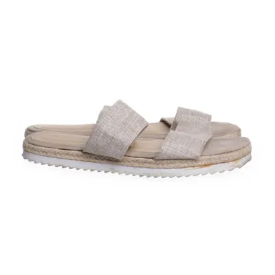 Slip-ins (Beige, White) from Alley
