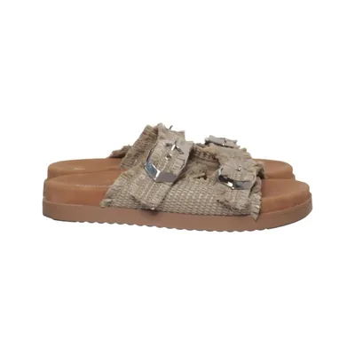Sandals (Beige) from Graceland