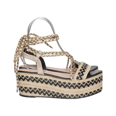 Sleehakken (Beige, Zwart) van Glamorous