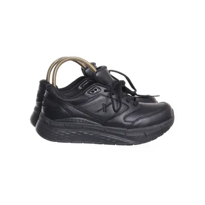 Sneakers (Black) from New Feet