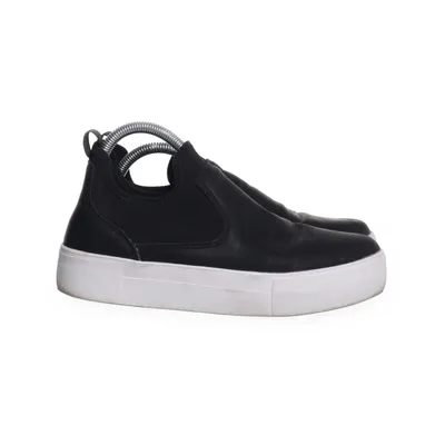 Slip-ons (Sort) fra SOC