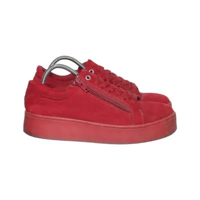 Baskets (Rouge) de Vox