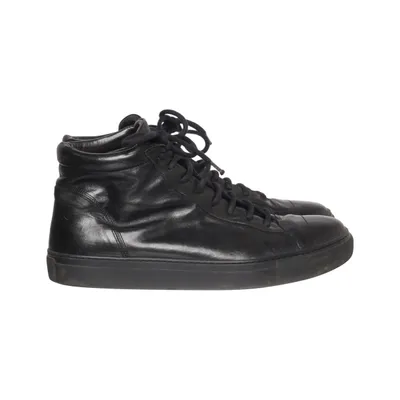 Sneakers (Black) from The Last Conspiracy