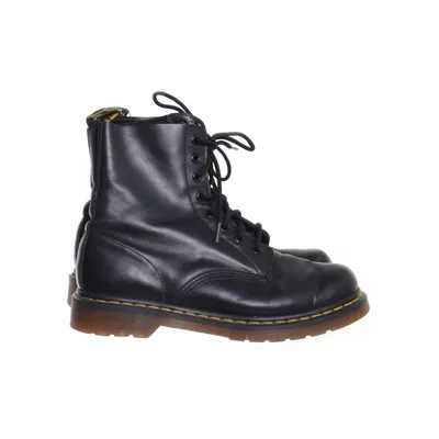 Laced boots (Black) from Dr. Martens
