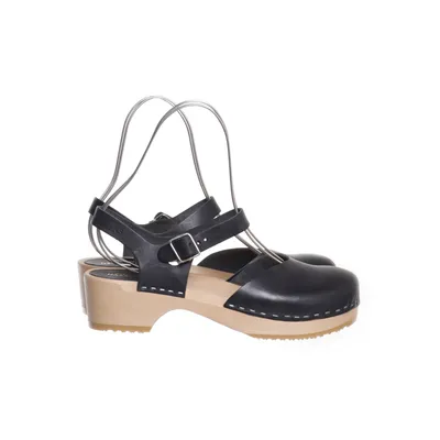 Clogs (Black) from Swedish Hasbeens