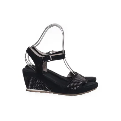 Wedges (Black) from Khrio