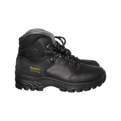Hiking boots (Makalu) from Makalu