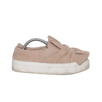 Slip-ons (Beige) från NLY
