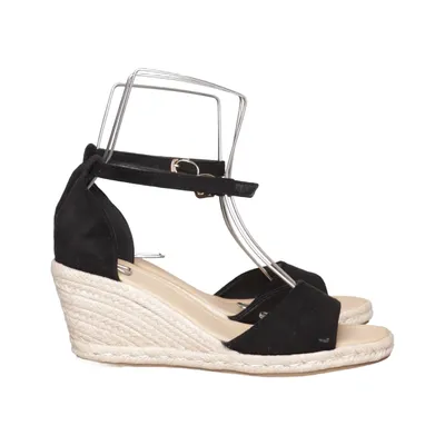 Wedges (Black, Beige)