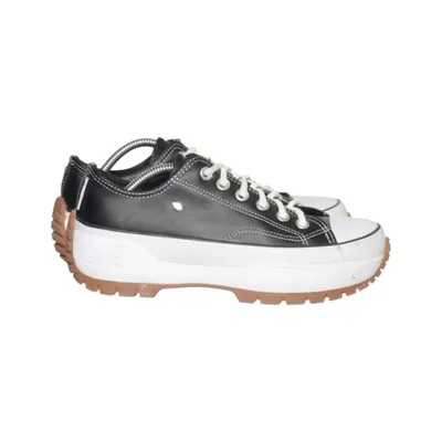 Canvas shoes (Kaya Low Fly) from British Knights