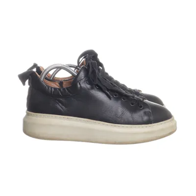 Sneakers (Black) from Jim Rickey