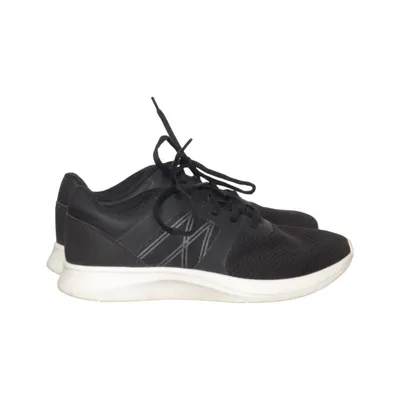 Trainers (Black, White) from Revolution Footwear