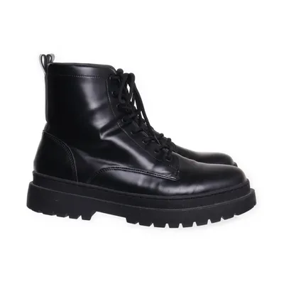 Laced boots (Black) from New Yorker Faux leather
