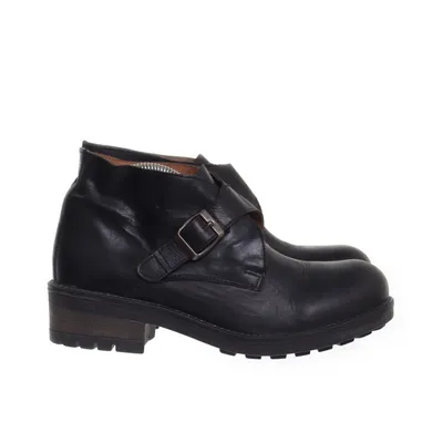Boots (Svart) från Cinnamon