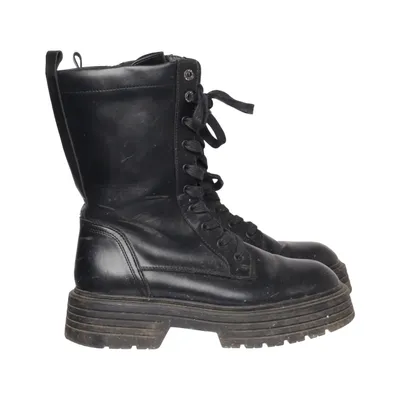 Laced boots (Black) from Catwalk