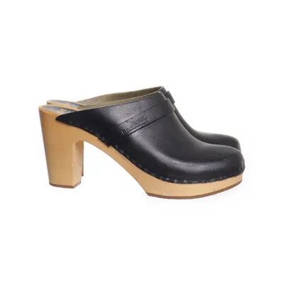 Clogs (Black, Beige) from Swedish Hasbeens
