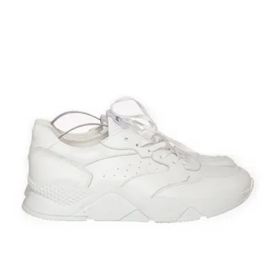 Baskets (Blanc) de Philip Hog