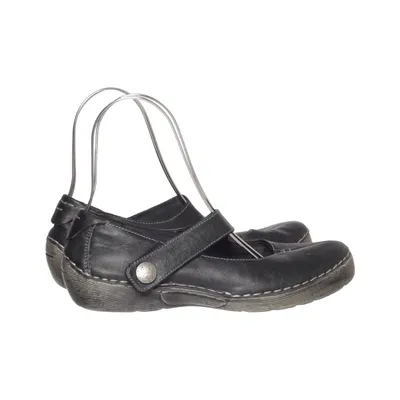 Walking shoes (Black) from Emma