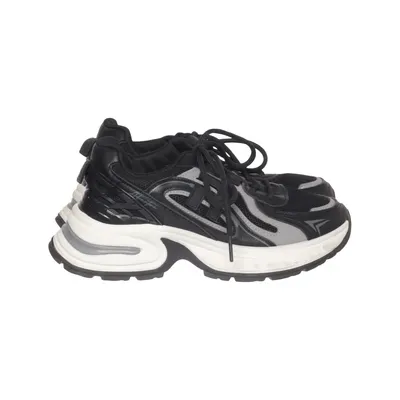 Trainers (Black, Gray, White) from Refresh