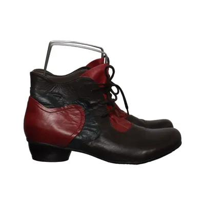 Bottes à lacets (Marron, Rouge, Noir) de Giorgio Venuti