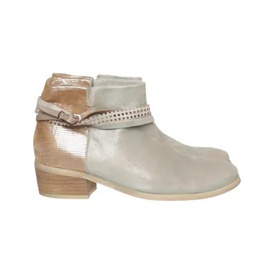 Ankle boots (Gray, Brown) from Karma