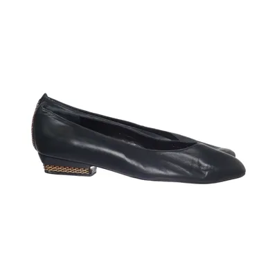 Ballerina's (Zwart) van Stuart Weitzman