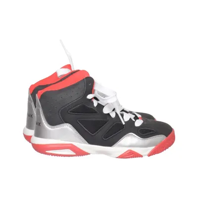 Basketball shoes (Shield 300 Jr) from Tarmak