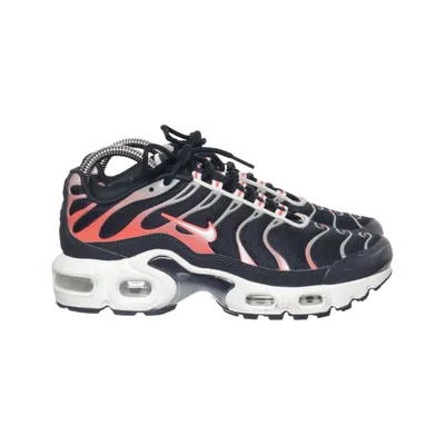 Trainers (Black, White, Red) from Nike Air Max