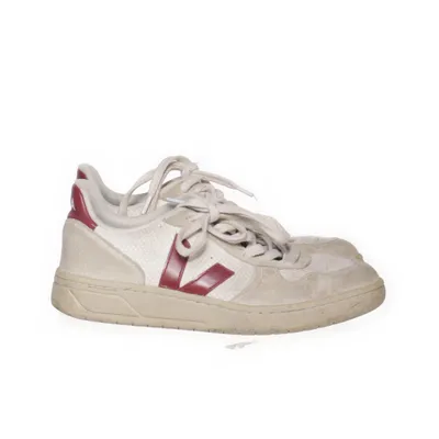 Sneakers (Beige, Röd) från Veja