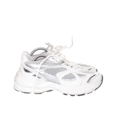 Baskets (Blanc, Gris) de Axel Arigato