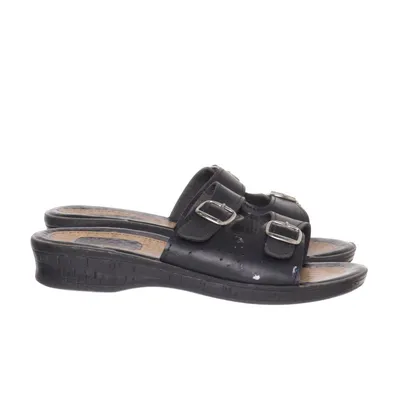 Slip-ins (Black) from Gezer