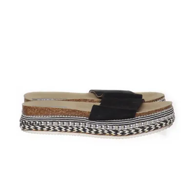 Slip-ins (Black, Beige, White) from She & In