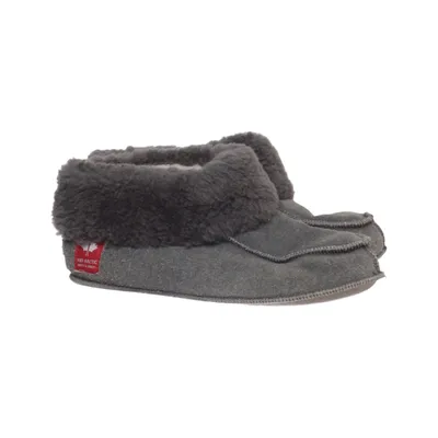 Slippers (Gray) from Red Arctic