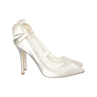 Pumps (White) from The Essence Menbur