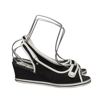 Wedges (Black, White) from Wildflower