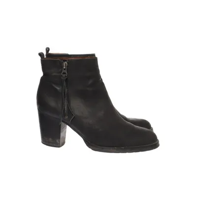 Heeled boots (Black) from Corett