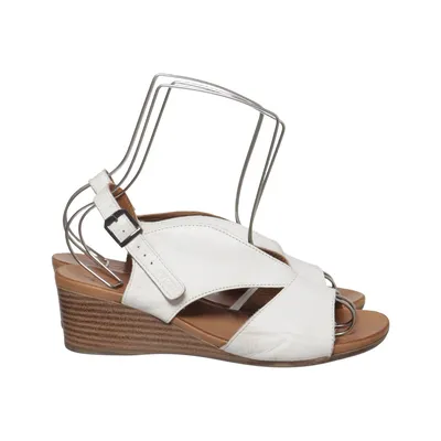 Wedges (White) from Piazza