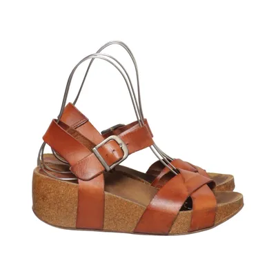 Kilklackar (Plattform sandal) från Pavement Skinn