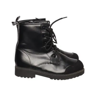Laced boots (Black) from Lumberjack