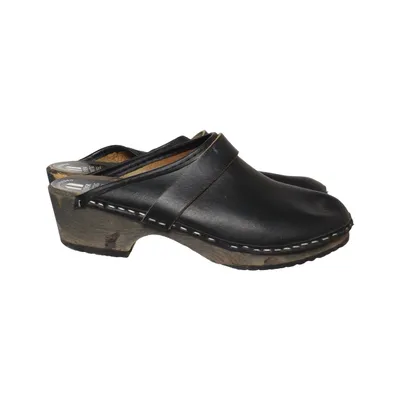 Slip-ins (Black) from Svensk Fotriktig Trätoffel Leather