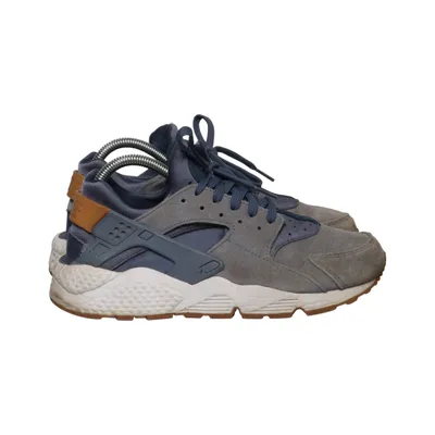 Baskets (Bleu, Blanc, Marron) de Nike